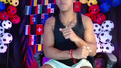 Snapshot of zoriel_derox chatting on June 18, 6:45 pm Zoriel online show from June 18, 6:45 pm