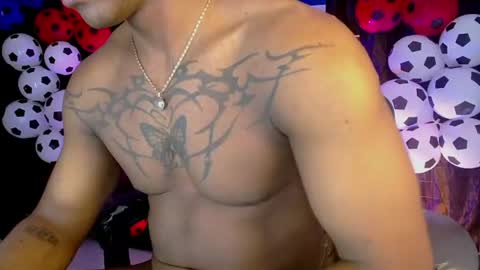 Snapshot of zoriel_derox chatting on July 2, 3:23 am Zoriel online show from July 2, 3:23 am