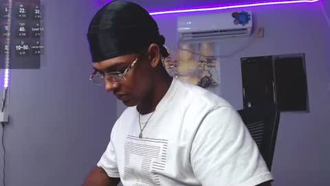 Snapshot of zoriel_derox chatting on July 14, 2:23 pm Zoriel online show from July 14, 2:23 pm