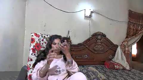 zoyakhan803 online show from May 8, 5:46 am