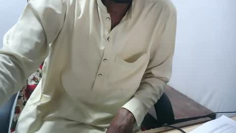 zoyakhan803 online show from May 22, 11:16 am