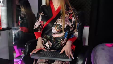 zpzphot online show from November 20, 7:02 pm