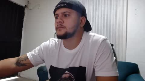 Snapshot of zues_gle25 chatting on October 7, 9:56 pm zues_gle25 online show from October 7, 9:56 pm