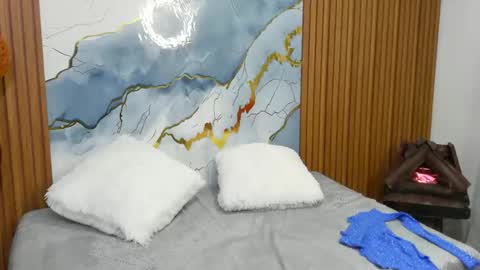 zulemapiel online show from May 6, 10:59 pm