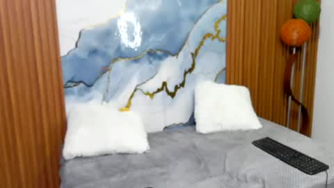 zulemapiel online show from July 2, 3:23 am