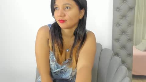 Im Zusan My schedule is from 1030pm to 430 am colombian time online show from May 29, 3:26 am