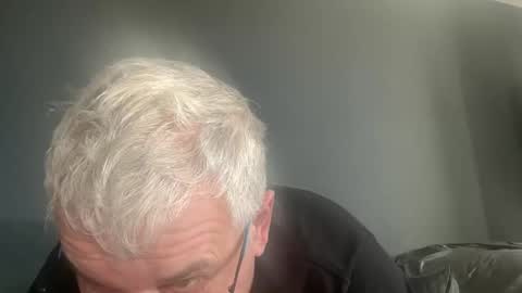 Snapshot of zwickauer1969 chatting on October 21, 7:31 am zwickauer1969 online show from October 21, 7:31 am