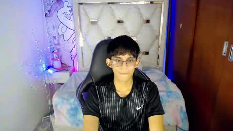 Snapshot of zxvn_n chatting on June 2, 12:51 pm ZX online show from June 2, 12:51 pm