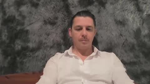 Artnoyz Shower online show from November 4, 9:47 pm