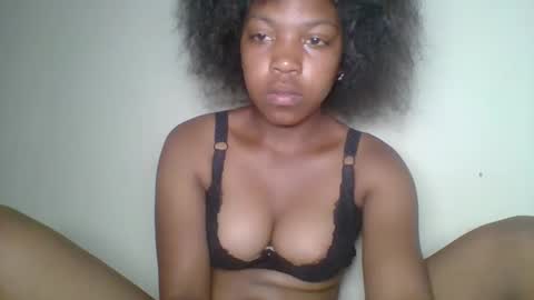 zyraelle_01 online show from April 18, 7:58 pm