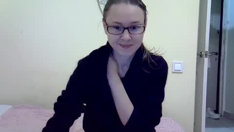 Snapshot of zyuhre chatting on December 9, 9:16 pm Zyuhre online show from December 9, 9:16 pm