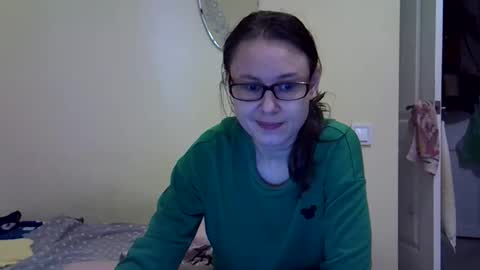 Snapshot of zyuhre chatting on September 18, 1:35 pm Zyuhre online show from September 18, 1:35 pm