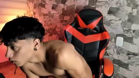 zyzz_1812 online show from June 25, 1:27 am