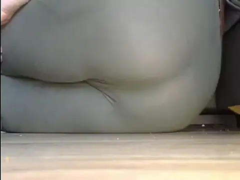 Squirtlady38 online show from December 17, 2:44 pm