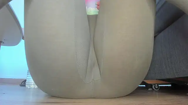 Squirtlady38 online show from July 4, 8:20 am
