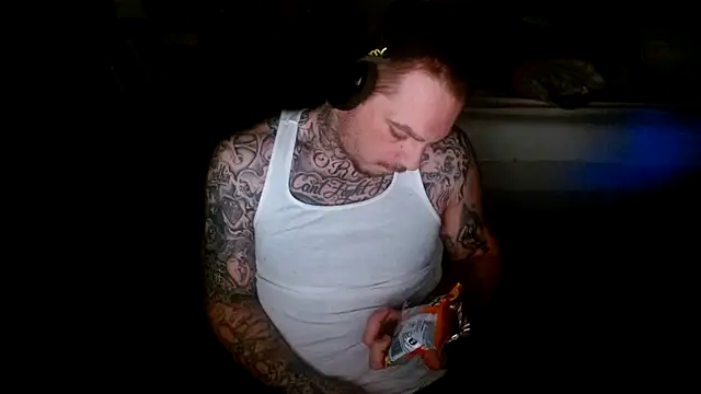 Snapshot of DADDY_KANE8--- chatting on February 13, 6:20 am DADDY KANE8--- online show from February 13, 6:20 am