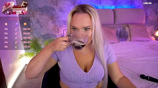 MissyMartinez online show from September 26, 7:23 am