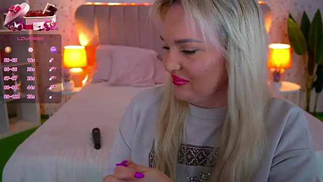 MissyMartinez online show from February 4, 8:09 am