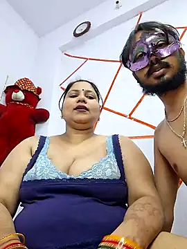 MOM-SUN-COUPLE online show from February 6, 4:03 pm