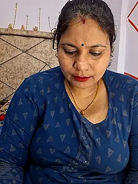 MOM-SUN-COUPLE online show from February 23, 8:11 pm