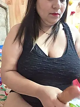 Snapshot of MOM-SUN-COUPLE chatting on June 14, 8:16 am MOM-SUN-COUPLE online show from June 14, 8:16 am