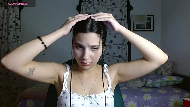 mia  lopez  online show from January 31, 4:47 am