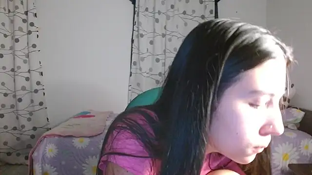 mia  lopez  online show from March 11, 1:05 am