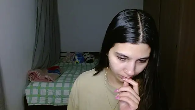 mia  lopez  online show from October 17, 1:31 am