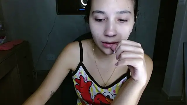 mia  lopez  online show from June 28, 4:07 am