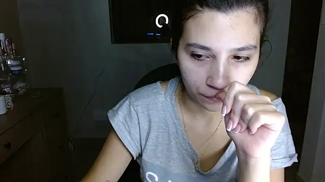 mia  lopez  online show from July 3, 4:52 am