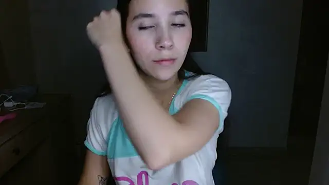 mia  lopez  online show from July 31, 3:06 am
