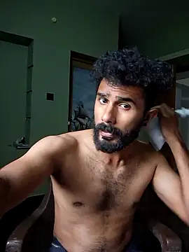 Snapshot of jithi007 chatting on October 13, 4:23 am jithi007 online show from October 13, 4:23 am