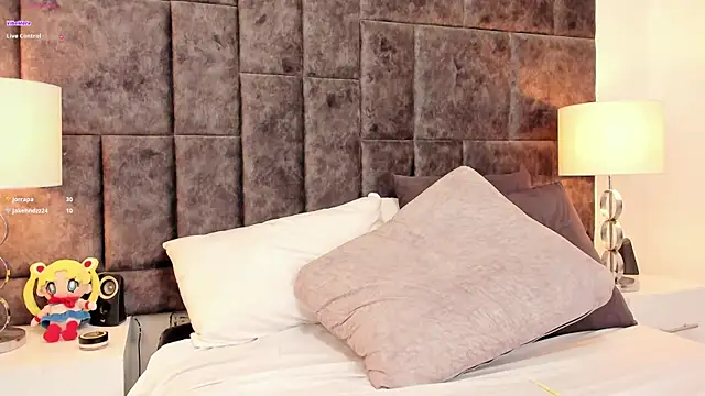 Petit-Rosse online show from December 17, 3:17 am