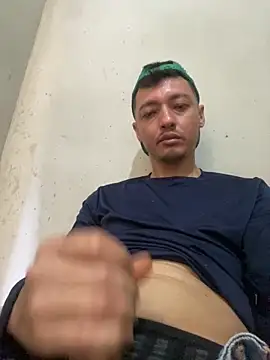 alexsandropllt online show from May 7, 3:17 pm
