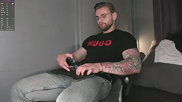 Snapshot of WayneWilson chatting on September 27, 4:39 am WayneWilson online show from September 27, 4:39 am