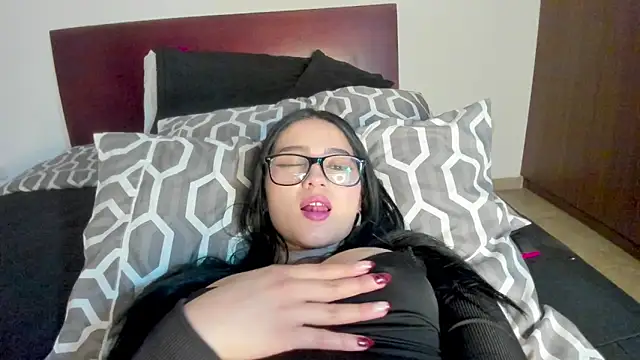 Hott Hanna online show from October 18, 6:48 am