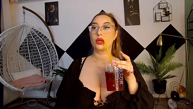 Snapshot of Katewalker_ chatting on July 10, 7:05 pm Katewalker online show from July 10, 7:05 pm