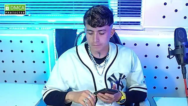 Darko0717 online show from October 15, 11:49 pm