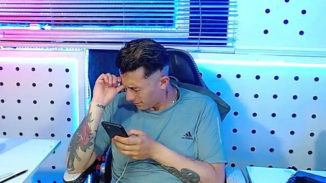 Darko0717 online show from December 2, 11:56 pm