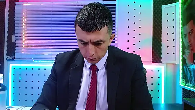 Darko0717 online show from February 25, 1:54 pm