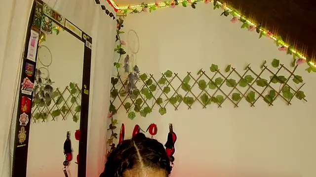 Snapshot of Cata_green chatting on December 5, 10:34 pm Cata green online show from December 5, 10:34 pm
