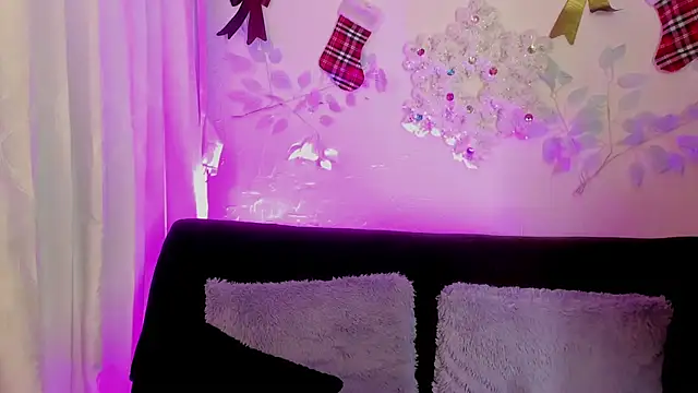 Snapshot of Cata_green chatting on December 16, 10:45 pm Cata green online show from December 16, 10:45 pm