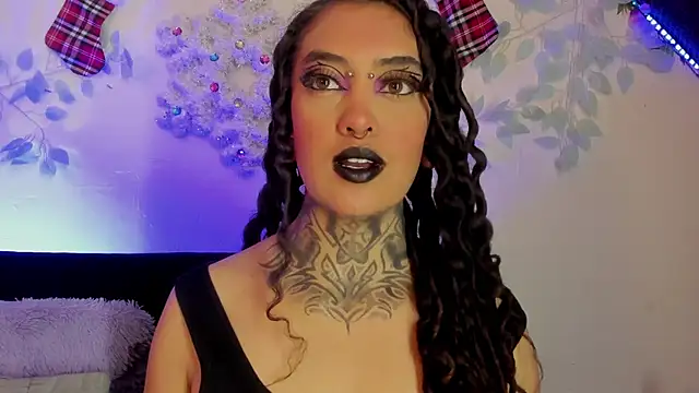 Snapshot of Cata_green chatting on December 19, 6:34 pm Cata green online show from December 19, 6:34 pm