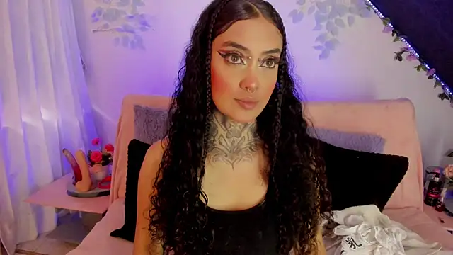 Snapshot of Cata_green chatting on January 11, 9:46 pm Cata green online show from January 11, 9:46 pm