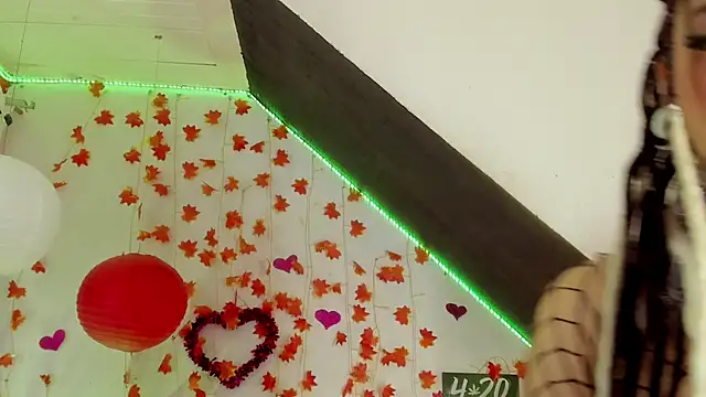 Snapshot of Cata_green chatting on February 19, 8:31 pm Cata green online show from February 19, 8:31 pm