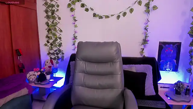 Snapshot of Cata_green chatting on September 15, 7:58 pm Cata green online show from September 15, 7:58 pm