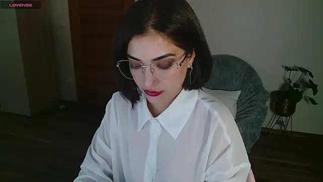 Snapshot of mollyopris96 chatting on October 20, 11:27 pm mollyopris96 online show from October 20, 11:27 pm