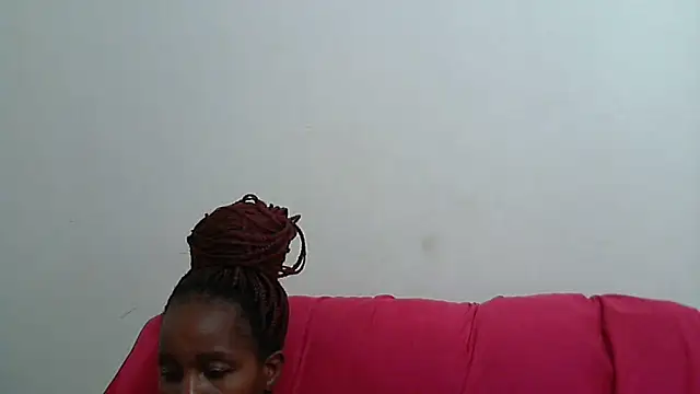 sluttylaura21 online show from February 19, 2:01 pm