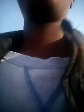 sluttylaura21 online show from November 28, 5:04 pm