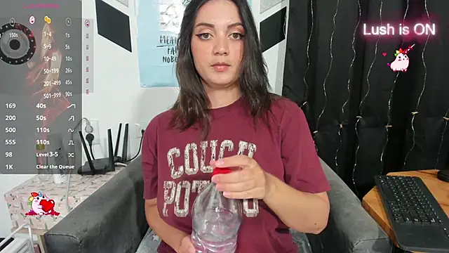 Snapshot of alexysgray chatting on April 9, 6:24 pm alexysgray online show from April 9, 6:24 pm